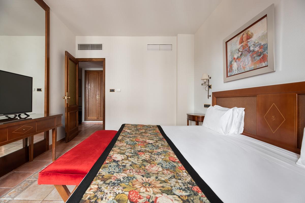Hotel Exe Alfonso VIII Plasencia Exterior foto