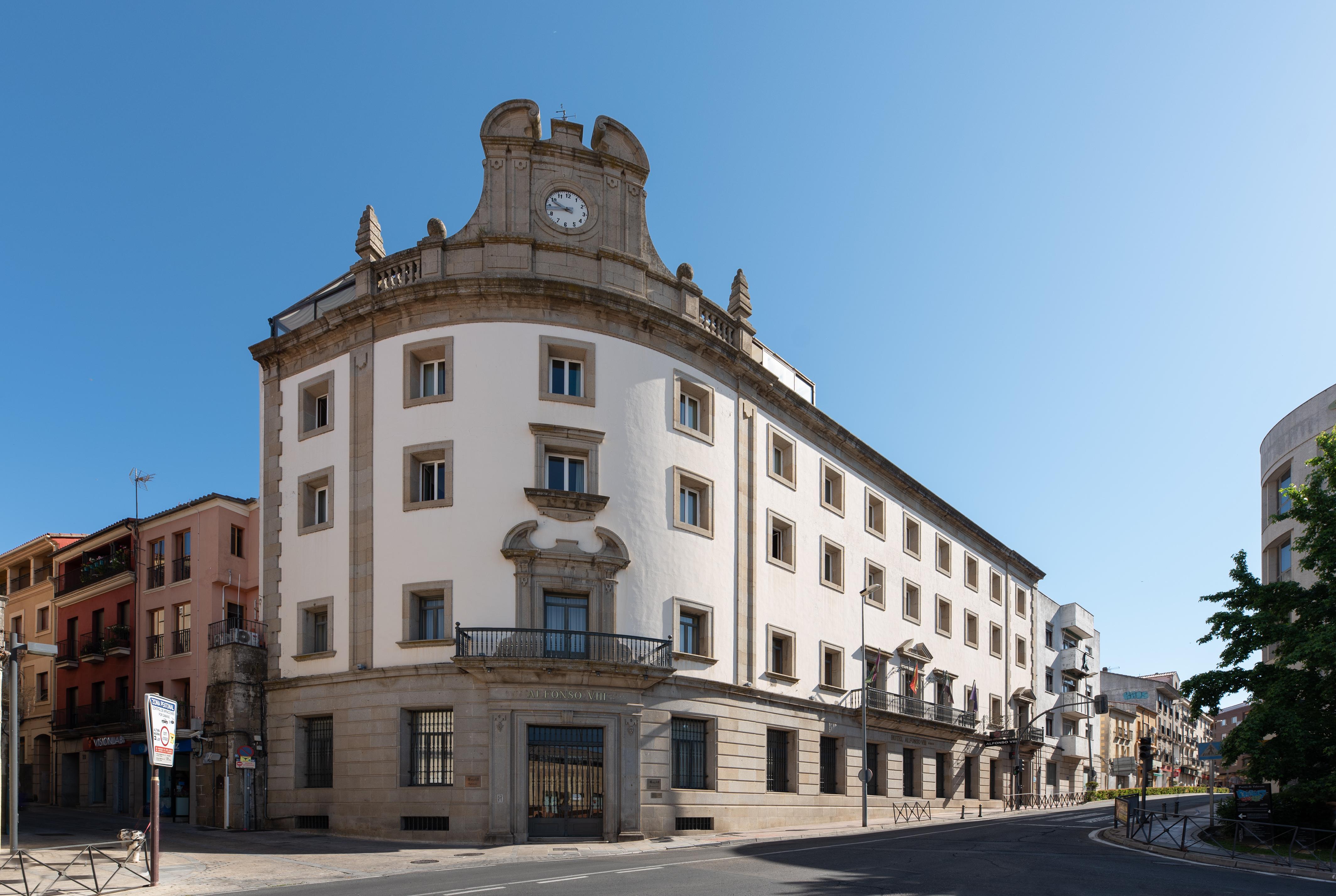 Hotel Exe Alfonso VIII Plasencia Exterior foto